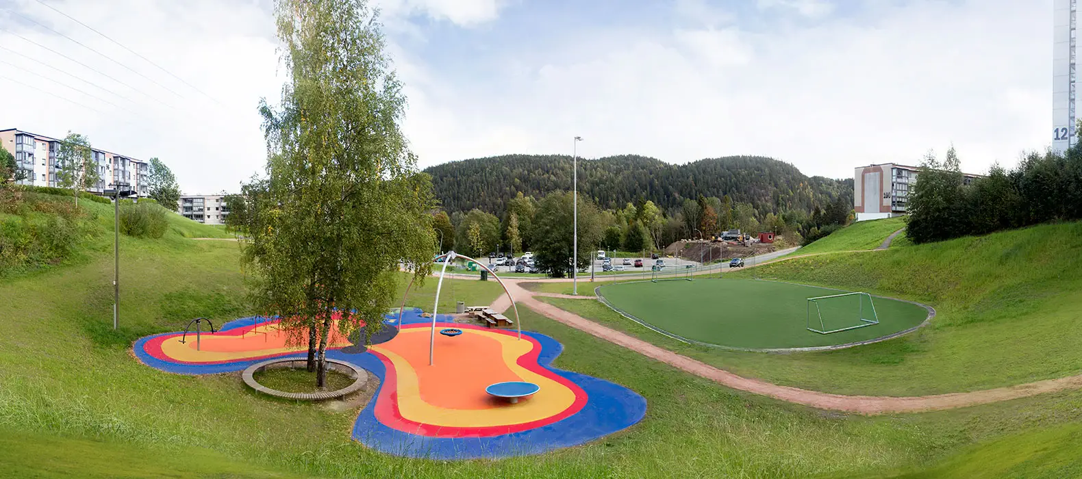 Oversiktsbilde lekepark og fotballbane i Dumpa på Fjell i Drammen