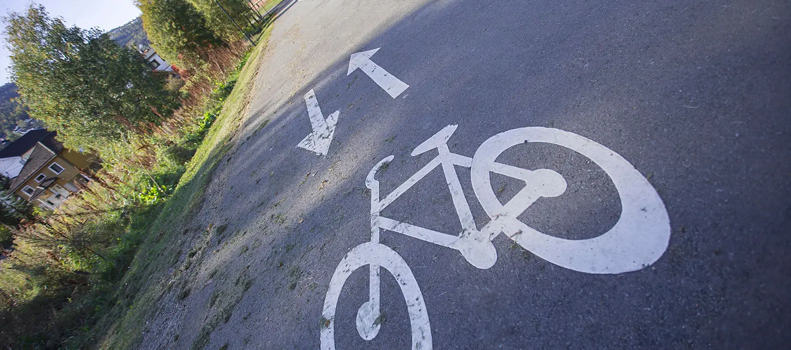 Sykkelmarkering på sykkel- og gangveien på Sundland